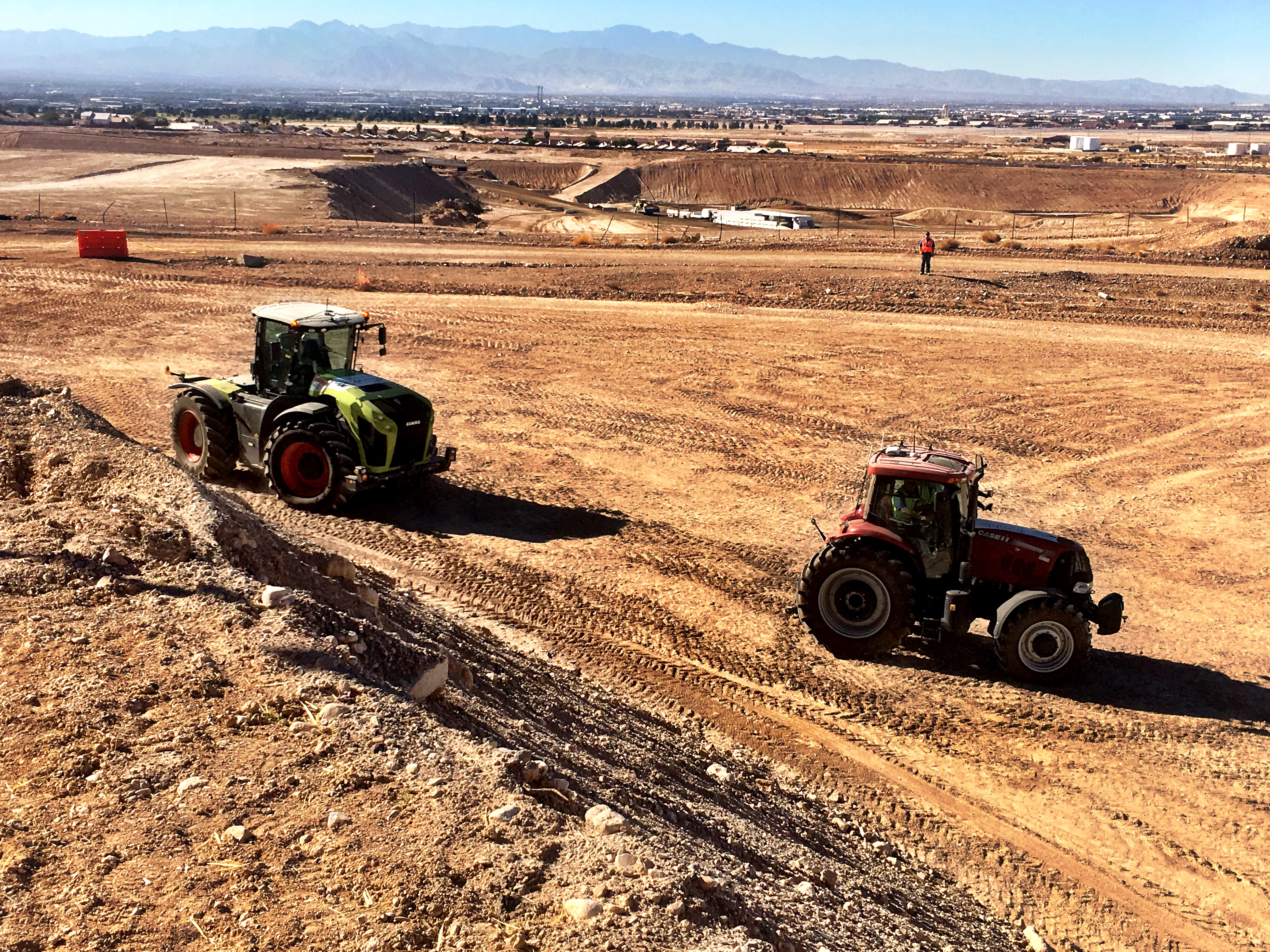 Leader-Follower Trimble Agriculture